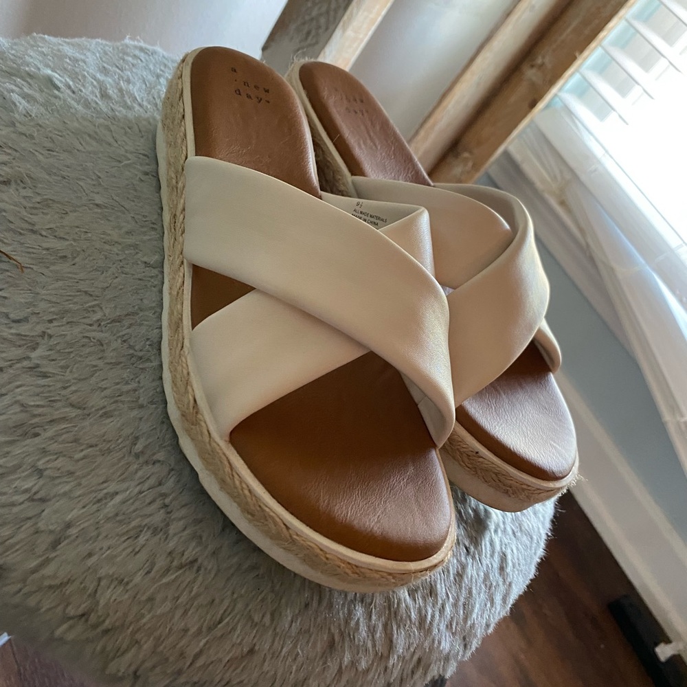 Cute slip on sandals🌈⚡️
